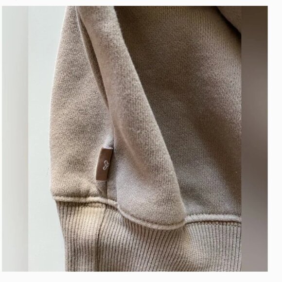 Aritzia TNA Cozy Fleece Perfect Raglan Sweatshirt - Picture 4 of 5
